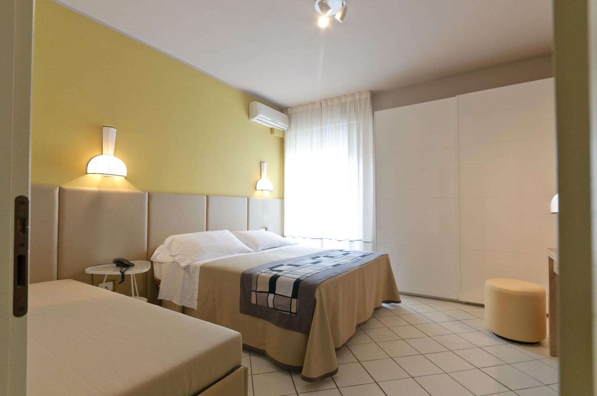 Hotel Trionfal Milano Marittima Exterior photo
