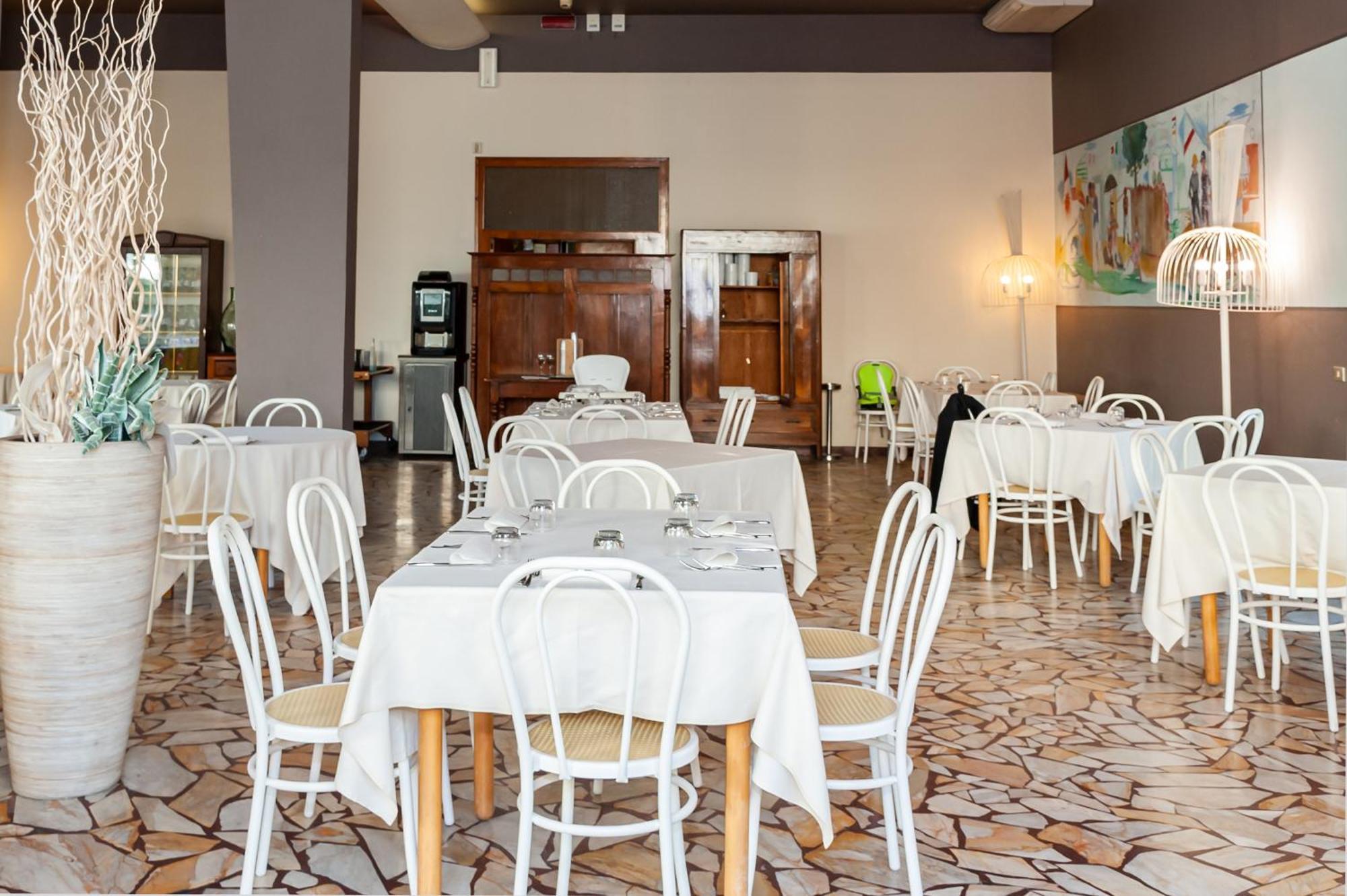 Hotel Trionfal Milano Marittima Exterior photo