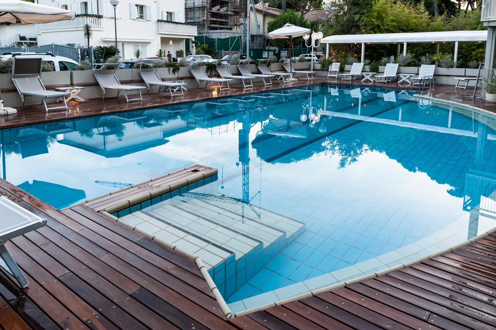 Hotel Trionfal Milano Marittima Exterior photo