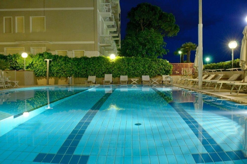 Hotel Trionfal Milano Marittima Exterior photo