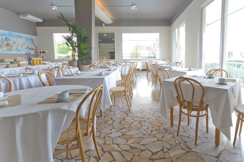 Hotel Trionfal Milano Marittima Exterior photo